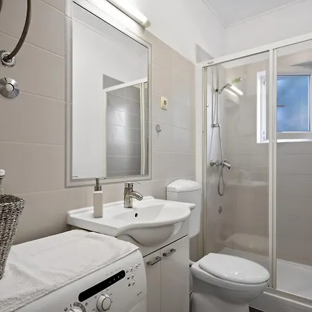 Regina Apartman *