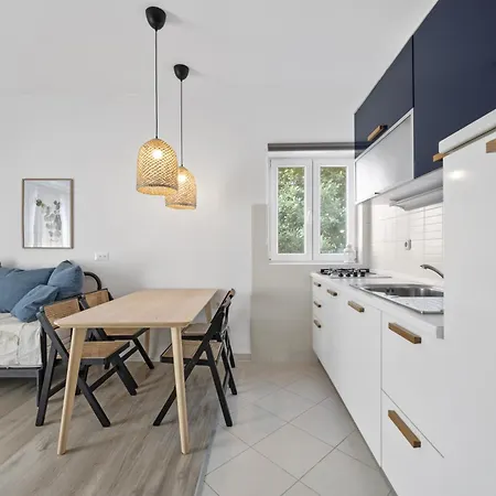 Regina Apartman Brodarica