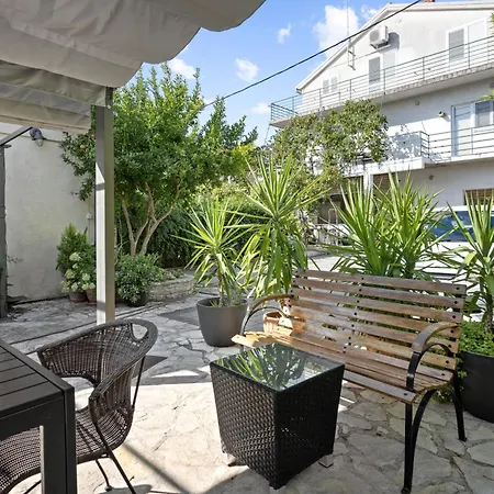 Regina Apartman Brodarica